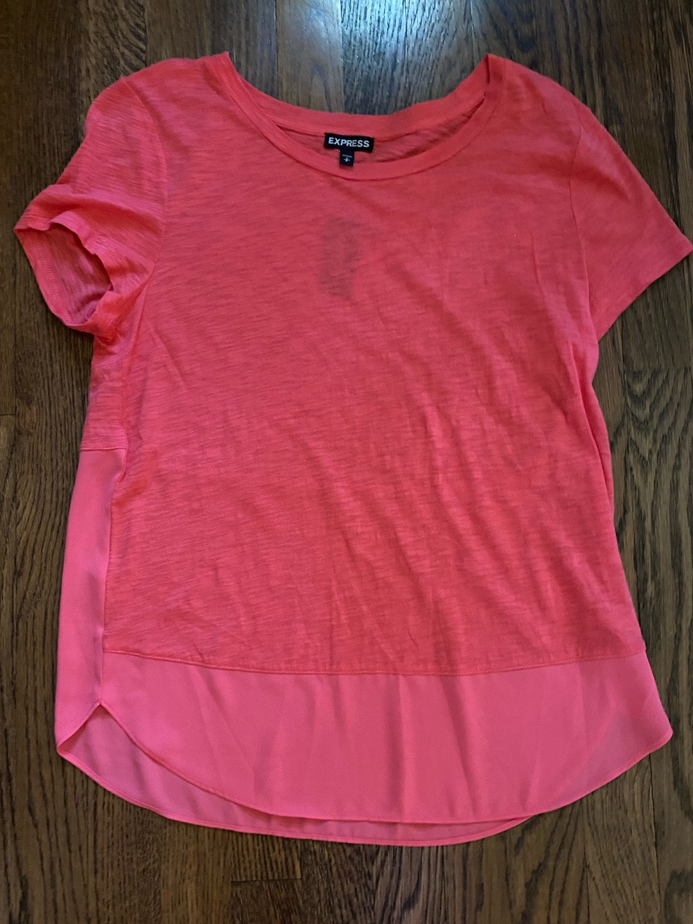 Express Crew Neck T-Shirt Women's Size S Short Sleeve Coral Pink Casual Tee Top